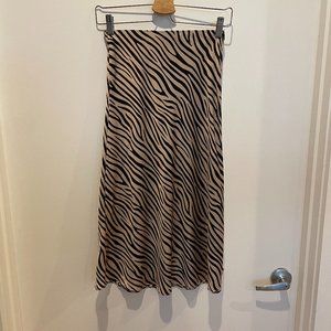 Realisation Par Silk Skirt